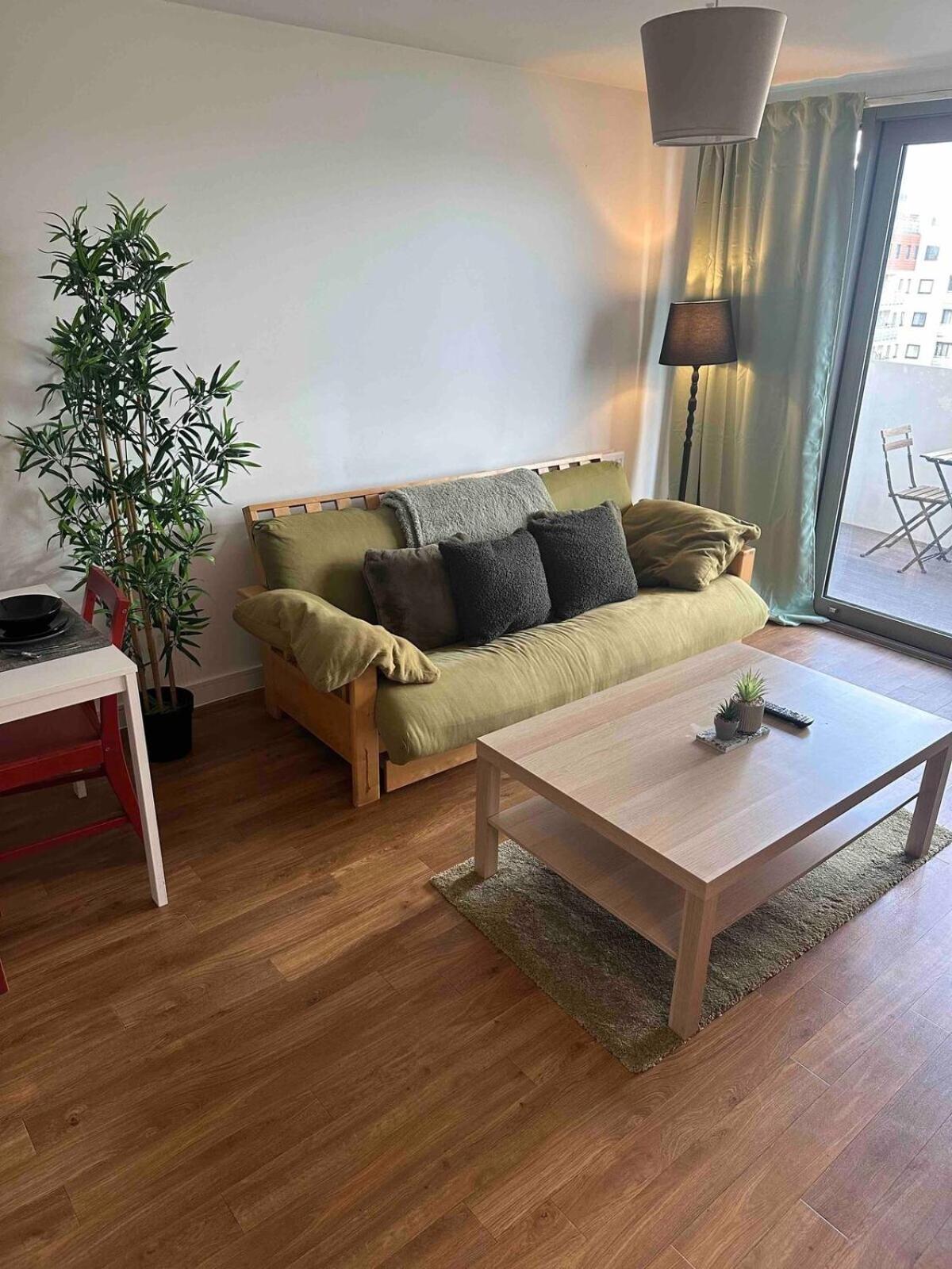 Entire 2 Bedroom Flat Лондон Экстерьер фото